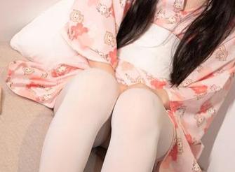 森萝财团给你高清图包，白丝学妹的“懒得动”秘籍！