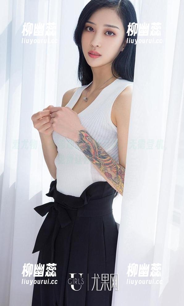 爱尤物 - 李希瑶的空姐写真，无需登机，免费让你飞一会儿