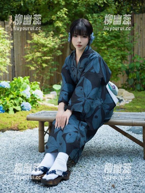 玉汇yuuhui 秋天来了,玉汇yuuhui带着吊带写真来让你暂时忘掉寒冷!