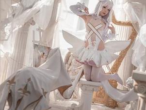 王胖胖u在私房作品中玩转蕾丝，感觉有点撩！