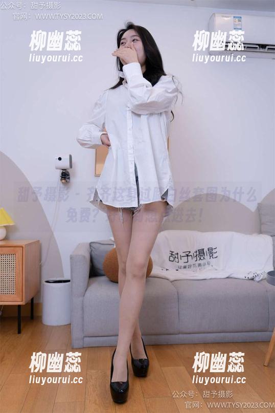甜予摄影-齐齐 甜予摄影 - 齐齐这身过膝白丝套图为什么免费?好奇到想点进去!