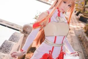 收到白神泱水手服套图更新，你的心可能会被冲上高峰哦！