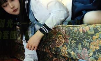 私拍时光——白莉爱吃巧克力与蕾姆女仆的套图，时不时传来一丝丝萌动？