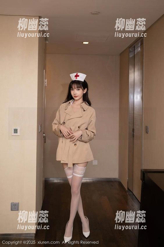 秀人网 - 私拍礼服的日子里，Milk大萌与其说是专业，不如说是玩心！