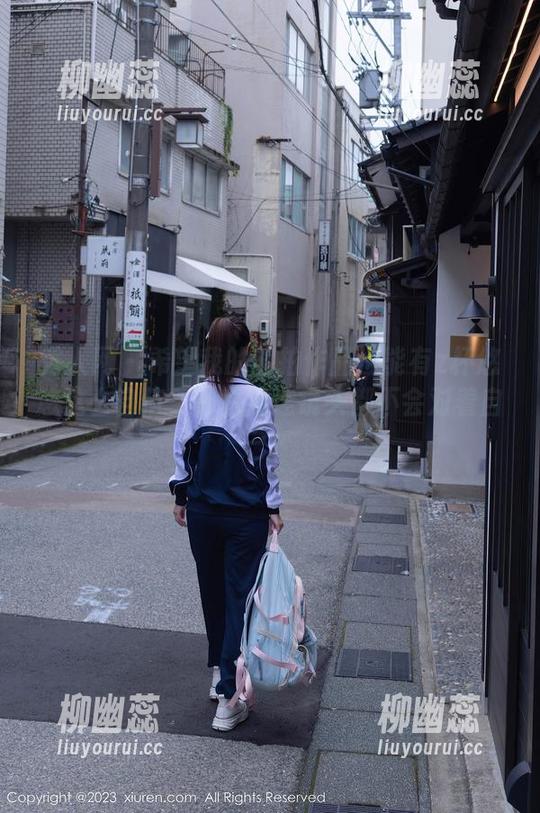 秀人网-z杯悠悠 秀人网 - 希望我的旅拍作品也能有z杯悠悠这么自信,哪怕我连镜头都不会对着自己!