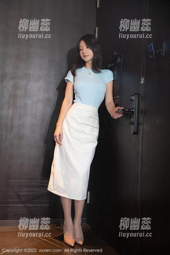 秀人网 - 高清校服时光，史雨姐姐的“制服诱惑”开启了