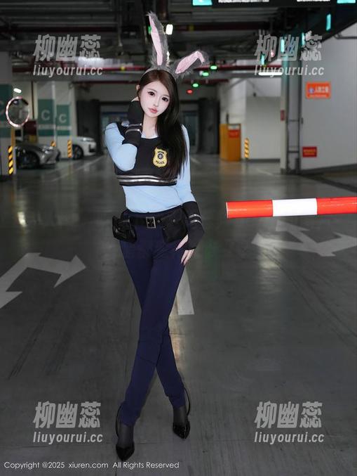 秀人网 - 听说下载了周慕汐baby的图片，腿都变得细长了？
