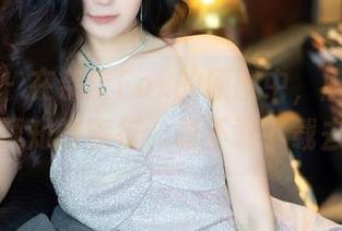 秀人网 - 在奈奈Fox的原图中，剧情是一场无法预知的旅行，敢不敢下载去冒险？