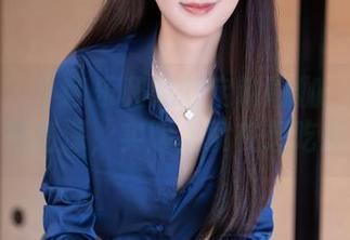 秀人网 - 小芭乐和她的定制瑜伽：图片里假装很高深，实际上就在想吃披萨！