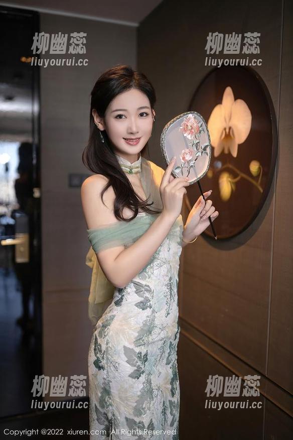 秀人网 - 试试把张思允Nice的婚纱私房，放进朋友圈好像会被点赞到停不下来了