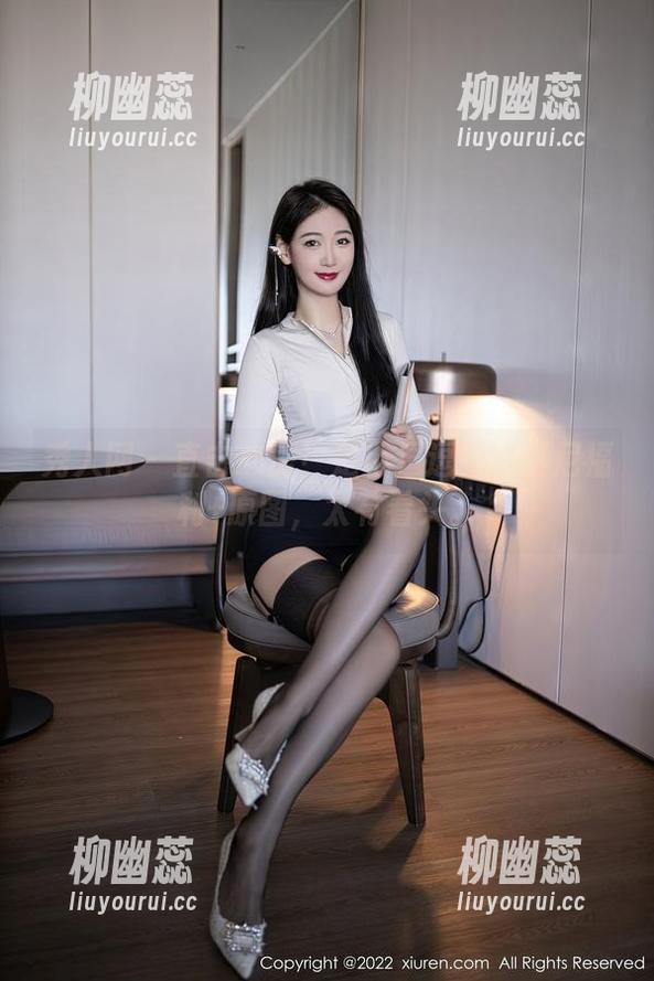 秀人网-是小逗逗 秀人网 - 直击心房!是小逗逗的比基尼福利+原图,太有看头。