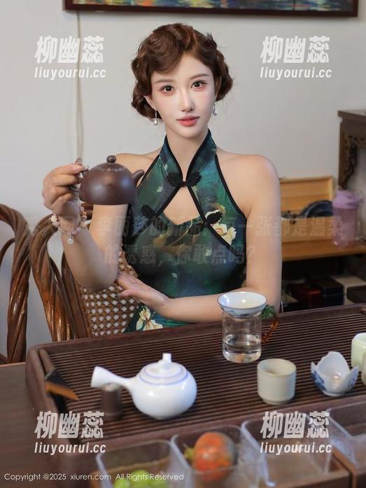 秀人网-李丽莎 秀人网 - 李丽莎的新品:每一张都是温柔的诱惑,你敢点吗?