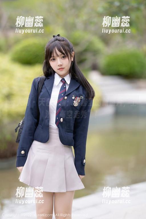 秀人网-爱酱里 秀人网 - 天台风情:爱酱里的新照片,上演“高空走秀”!