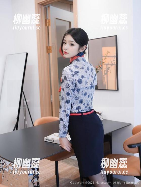 秀人网-白芷yy 秀人网 - 白芷yy:掉镜头里的校服广告,快来同步点赞图片分享时间!