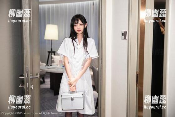 秀人网 - 糖糖的“女王”，看完这组图片，我还以为自己也得穿上皇冠了呢