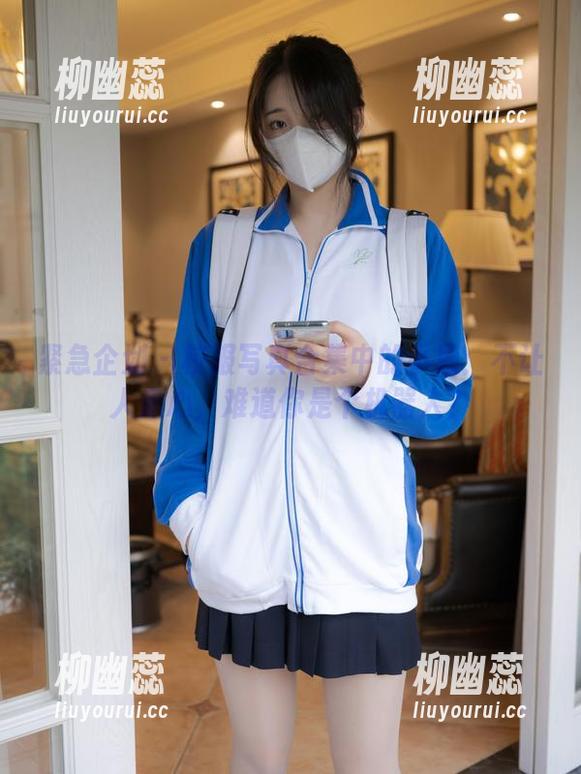 紧急企划 - 校服写真合集中的小恩：不让人走心，难道你是个机器人？