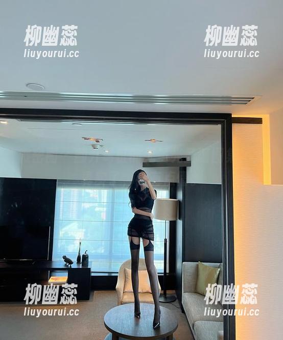 微密圈 - 翻开葛征的无圣光圣诞图集，太真实了，我有点懵。