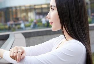 蜜桃社 - 船长Rola来了！最新图集水手服智斗海浪与风