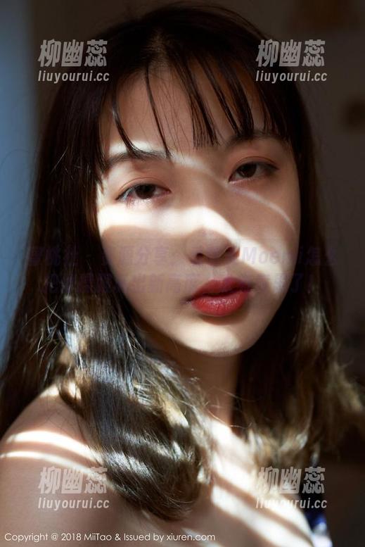 蜜桃社 - 资源分享：看萌美Moemi怎么把体操服玩出新高度，太有意思了！