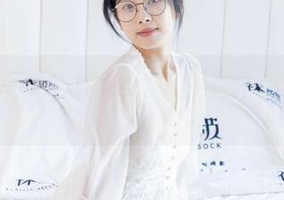 袜啵啵 - 裸足的稚予，分享这份肆意，没鞋没包也能潇洒