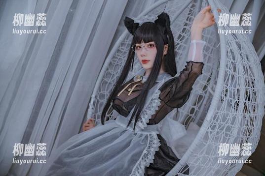 透明兔女郎？起起子vvvv用cos把原本的自己都卸掉了！