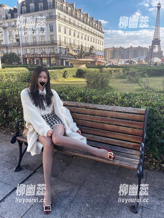 软妹小九九 微密圈 - 软妹小九九牛仔裤美图,丝的边缘让人忍不住多看几眼