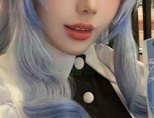 私房写真新标准：阿九从不咕咕靠职业装撩翻重点？