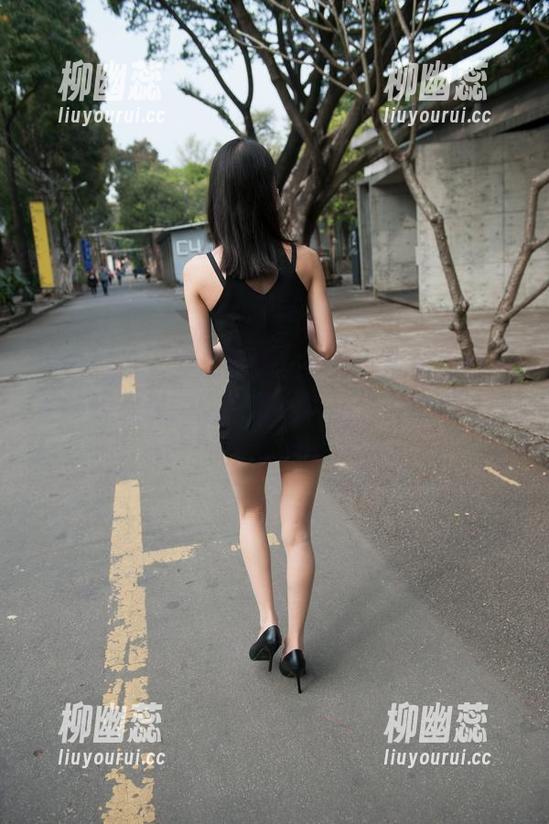 魔镜街拍-婷婷 魔镜街拍 - 资源更新!婷婷的黑丝工作日常,提醒你:职场情场两相宜,忙里偷闲的技能满满!