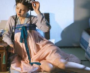 鹿八岁baby的宅女泳衣高清作品集：在家也能恣意张扬