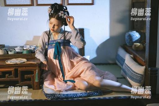 鹿八岁baby 鹿八岁baby的宅女泳衣高清作品集:在家也能恣意张扬
