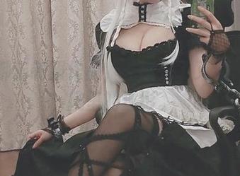 黑白御猫制服作品，光线来了又退，好似风里的猫影。